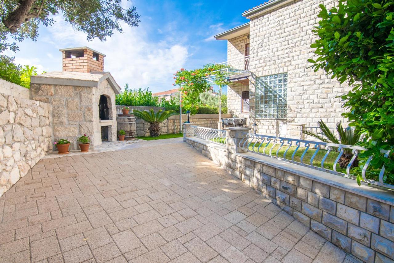 Apartment Iva With Sea View Μακάρσκα Εξωτερικό φωτογραφία