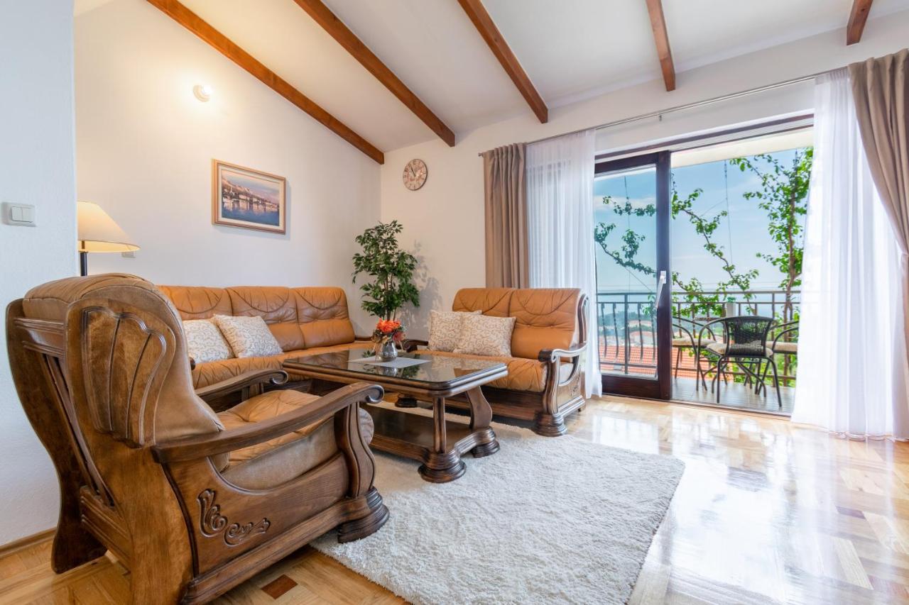 Apartment Iva With Sea View Μακάρσκα Εξωτερικό φωτογραφία